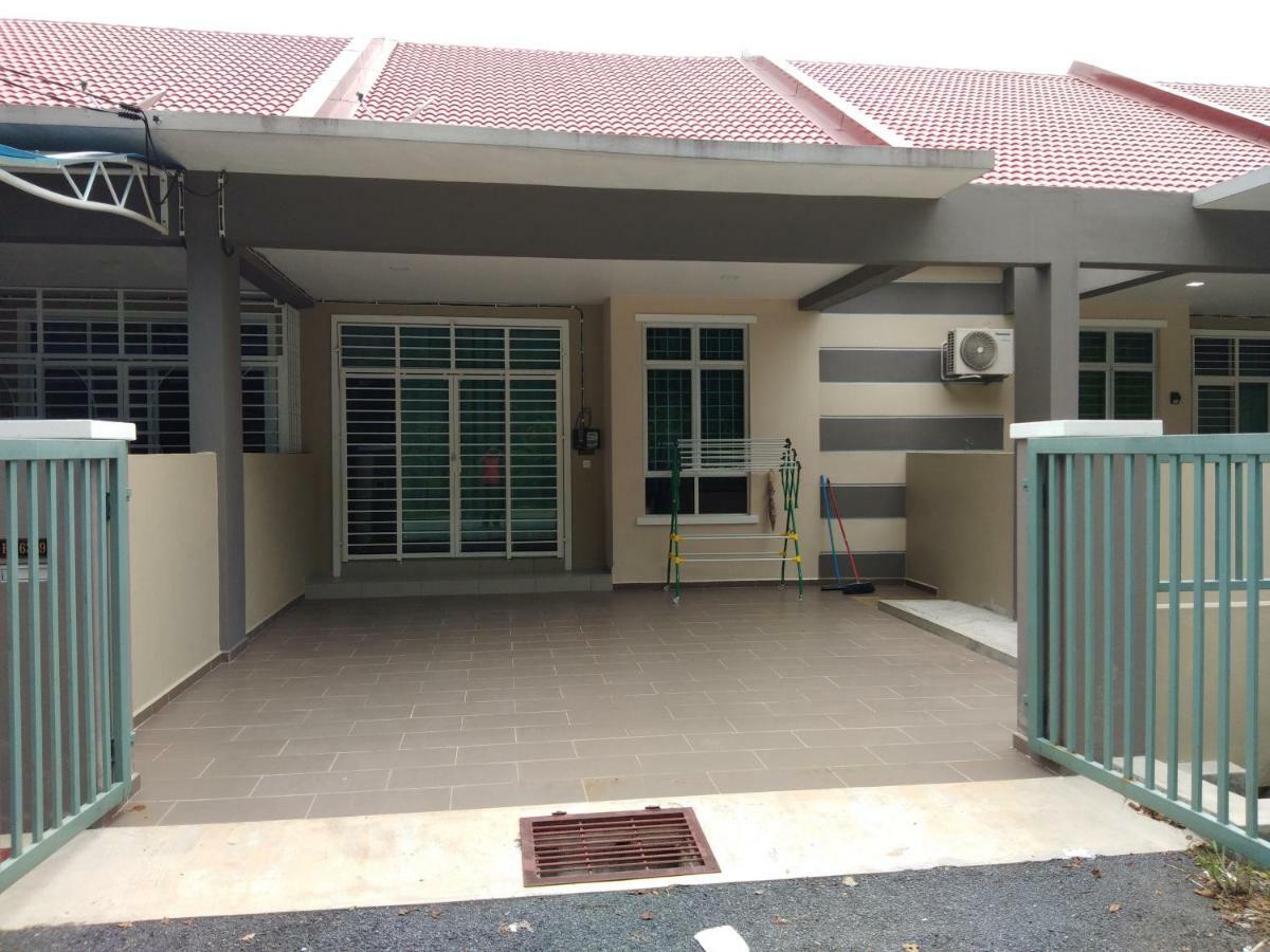 Z&M Homestay Jertih ภายนอก รูปภาพ
