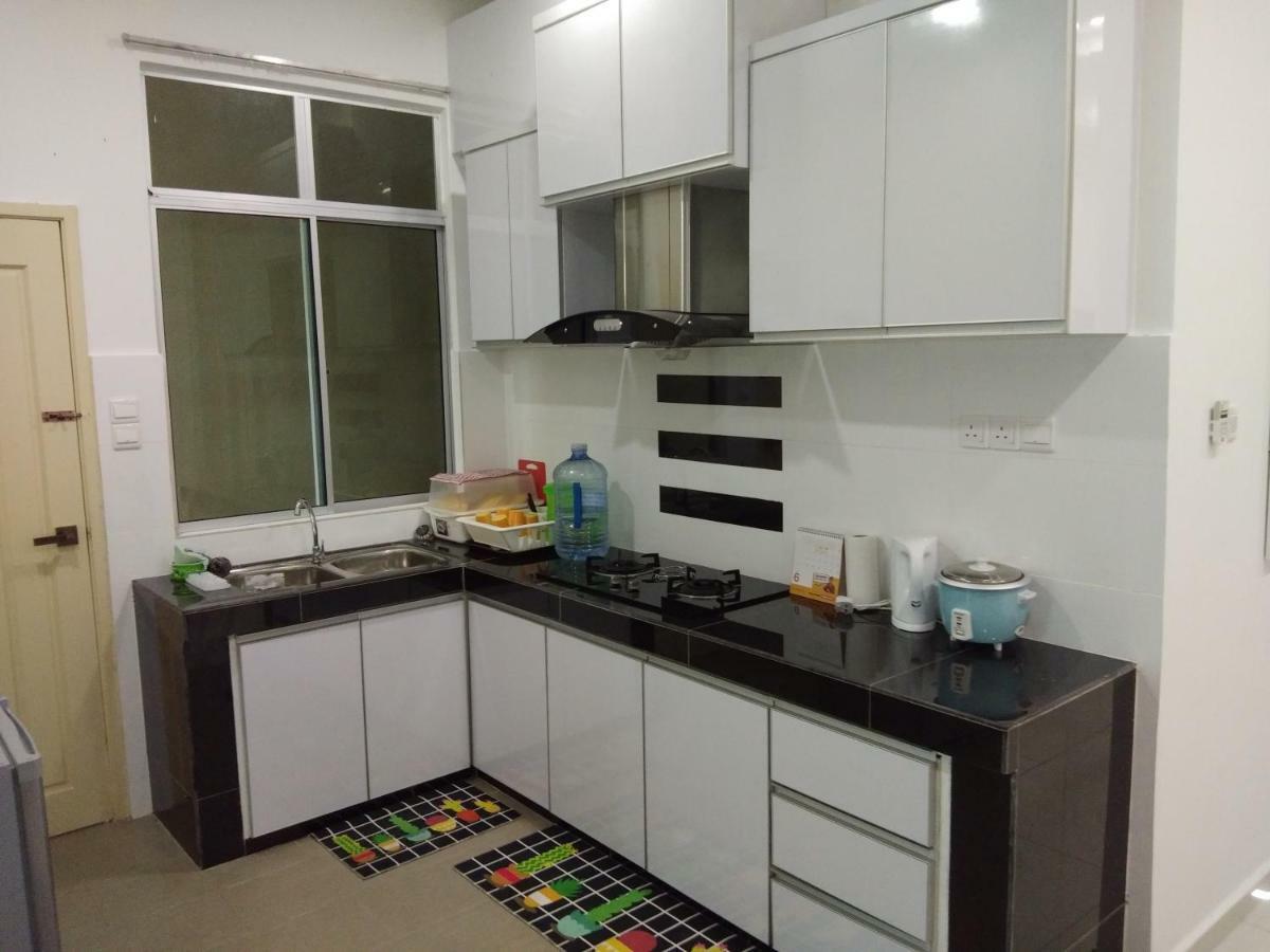 Z&M Homestay Jertih ภายนอก รูปภาพ