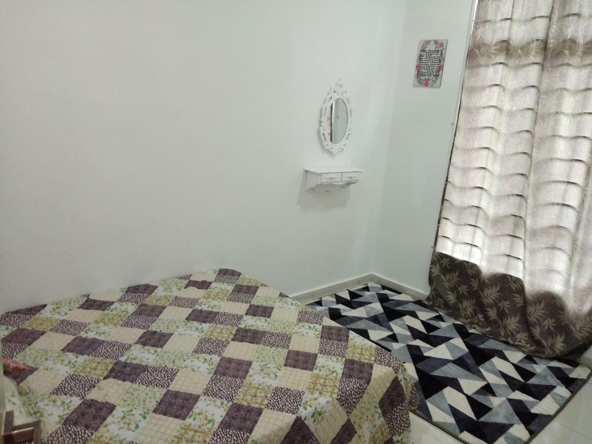 Z&M Homestay Jertih ภายนอก รูปภาพ